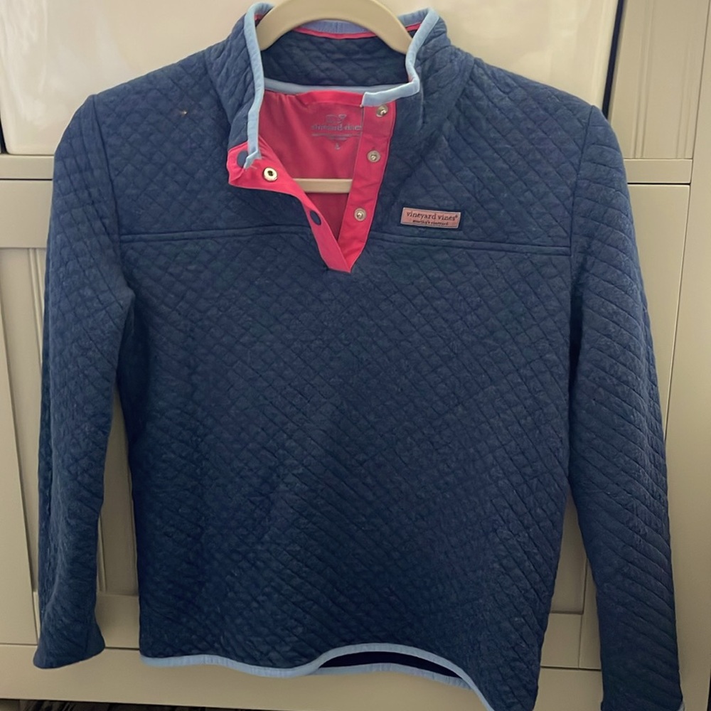 Vineyard Vines diamond quilted pullover